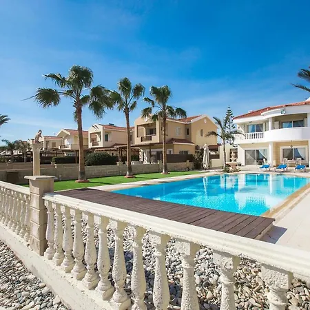 Villa Pearl 4 bedroom villa Larnaca