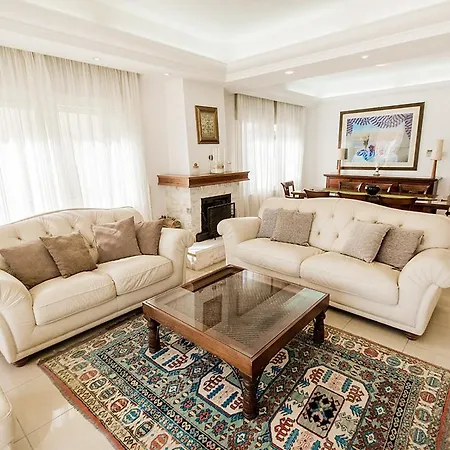 Villa Pearl 4 bedroom villa Larnaca