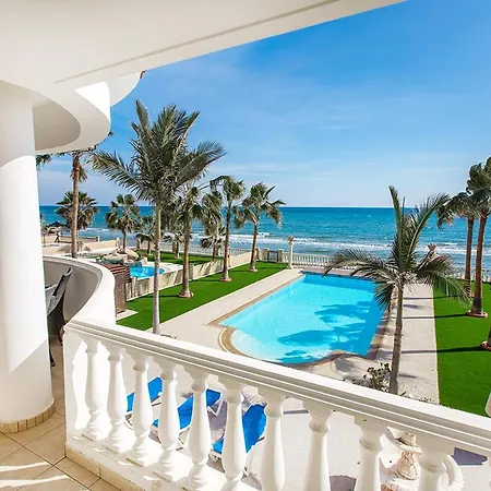 Pearl 4 bedroom villa Larnaca