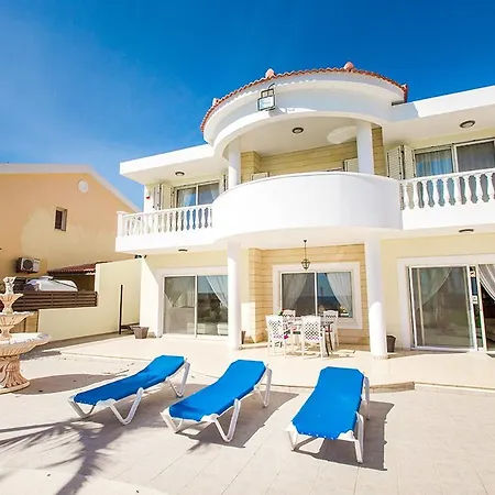 Pearl 4 bedroom villa Villa *